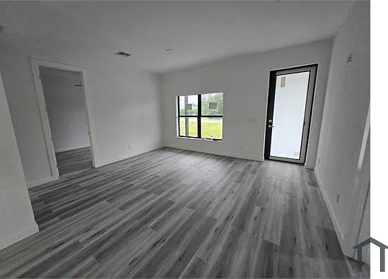 253 Hallmark Ave — Photo 9