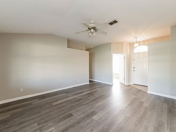 3rd image of 6109 63rd Ave E