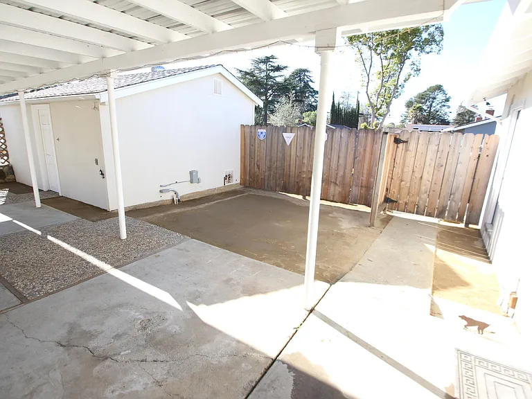 5112 Olive Dr — Photo 13