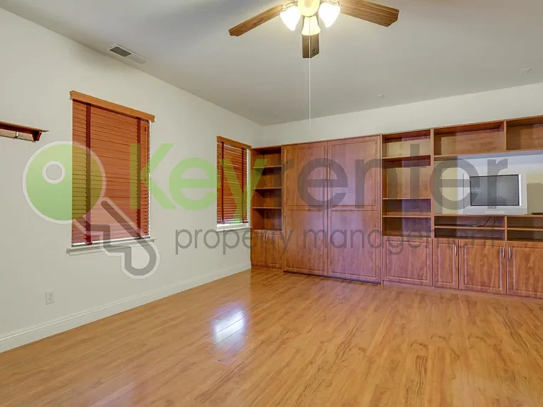 208 Otter Glen Ct — Photo 29