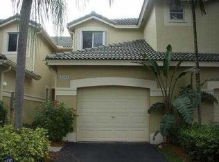 2124 Hacienda Ter, Fort Lauderdale, FL 33327