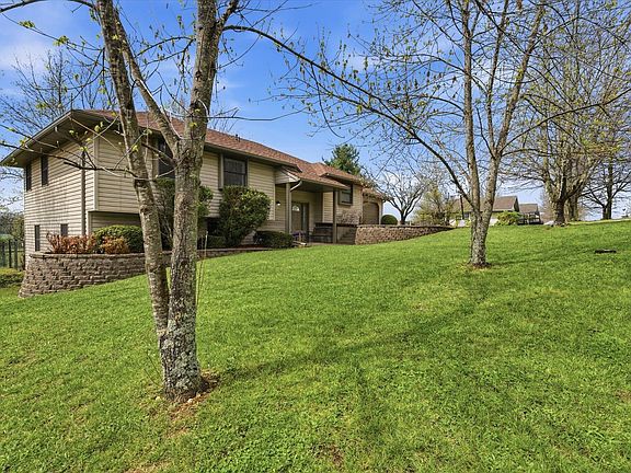 3rd image of 1013 Sassafras Street