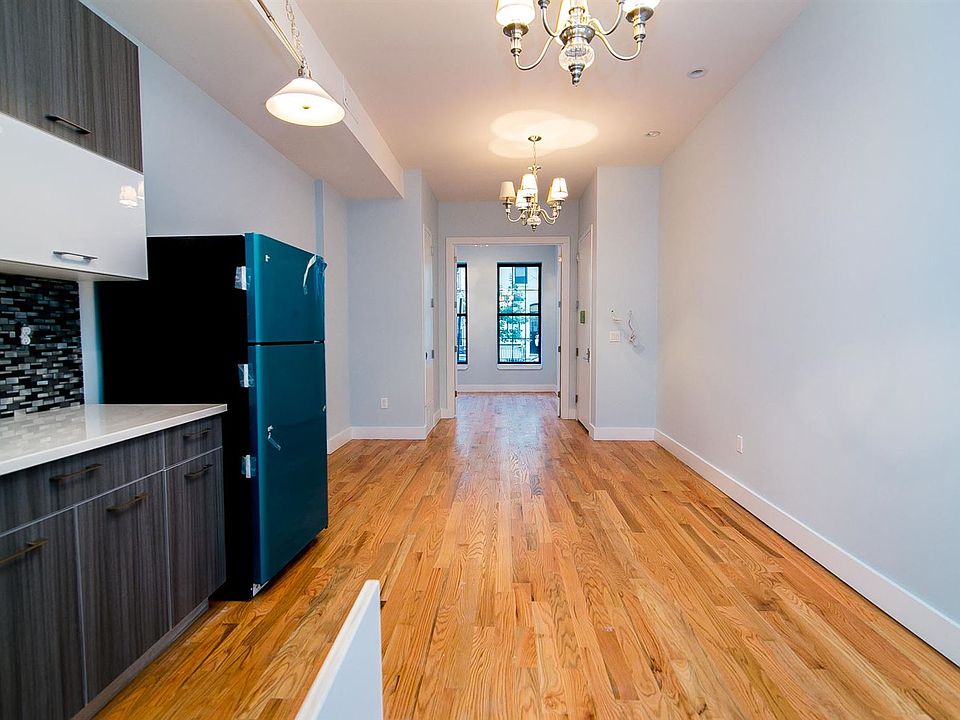 007_219_Troutman_Street__1R-11