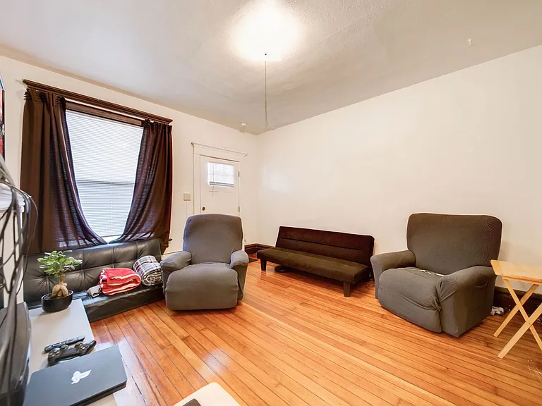 73 E Maynard Ave — Photo 22