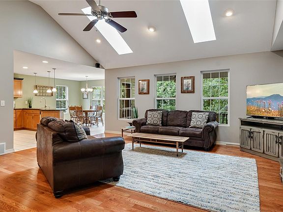 2nd image of 4045 Connor Dr