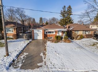 4 Riverlea Dr, Toronto, ON M9P2H1