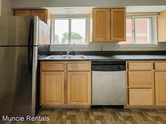 2nd image of 1619 W Gilbert St #11657240