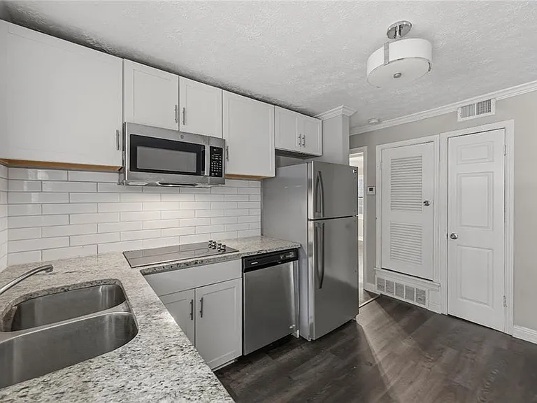 21 Delmont Dr NE #5 — Photo 8