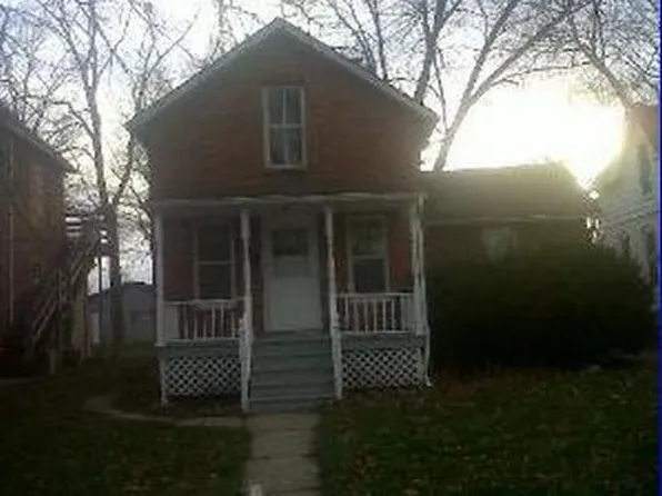 916 Prospect St, Dekalb, IL 60115