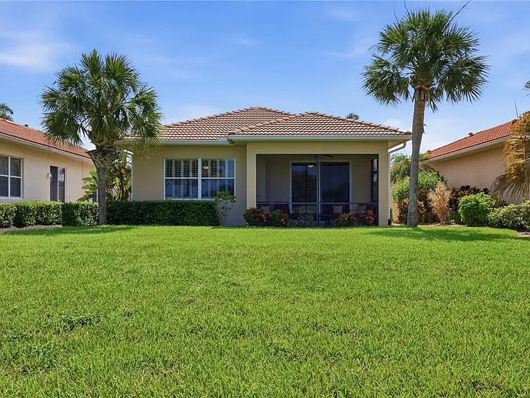 490 Montelluna Dr — Photo 38