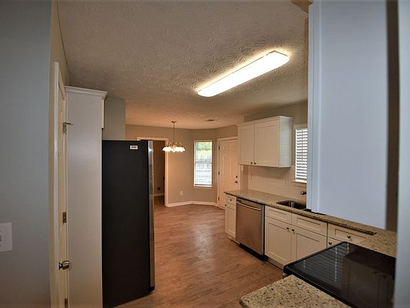 4th image of 2382 Heatherton Ct
