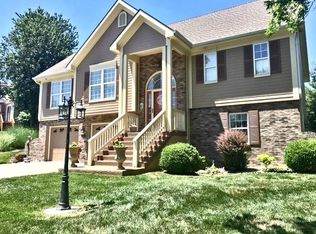 510 Raintree Dr, Saint Joseph, MO 64506