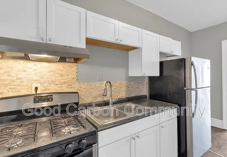 1073 Grant St #22 — Photo 2