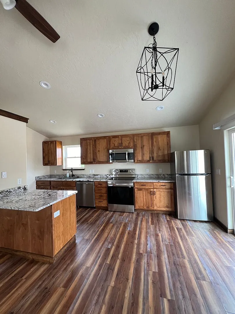 5584 Windy Ridge Dr — Photo 4