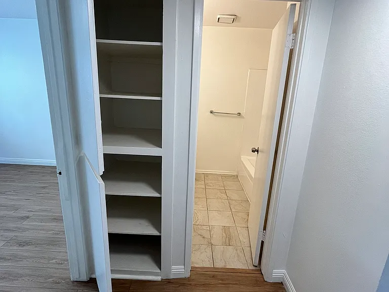 19142 Sherman Way #1 — Photo 7
