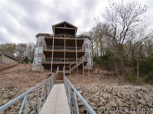 374 Meadow Dr, Camdenton, MO 65020