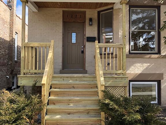 2nd image of 1221 S 56th Ct