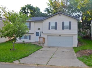 2552 Braintree Dr, High Ridge, MO 63049