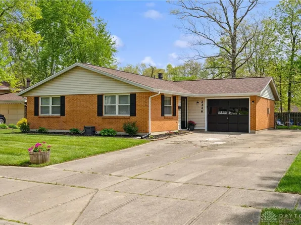 2246 Chapel Dr, Fairborn, OH 45324