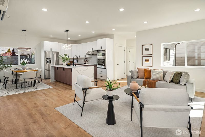 5th image of 9846 62nd Avenue S #1