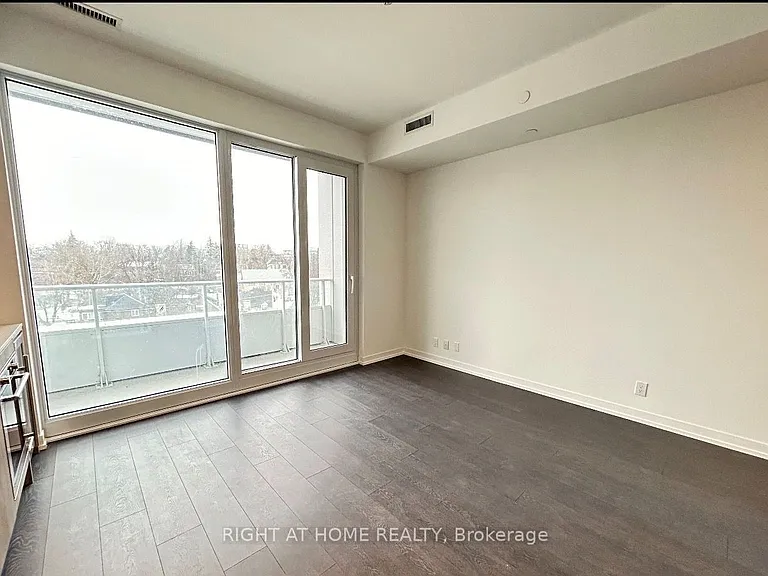 2020 Bathurst St #812 — Photo 8