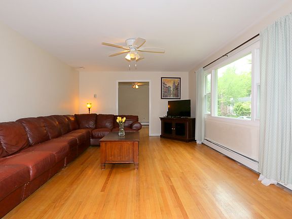 5th image of 1625 Summit St