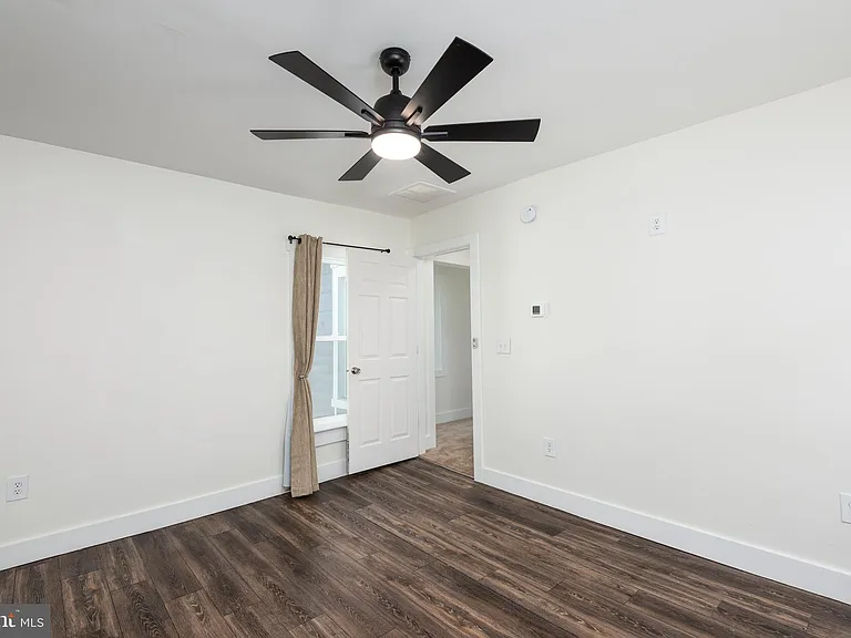 219 Willis St — Photo 14