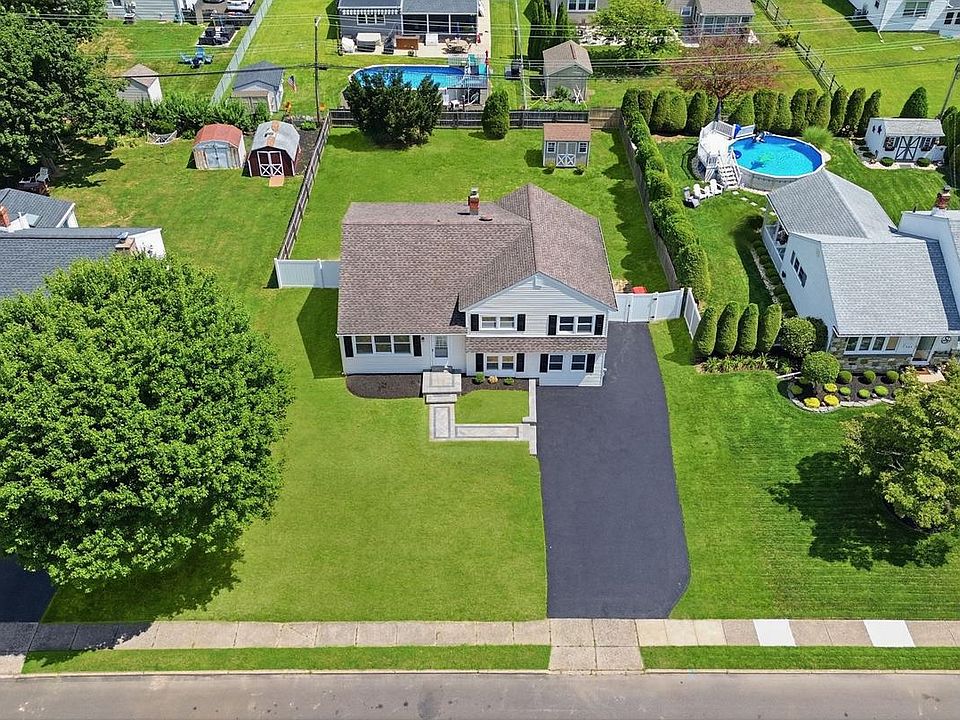 1st image of 993 Riviera Rd