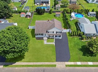 993 Riviera Rd, Warminster, PA 18974