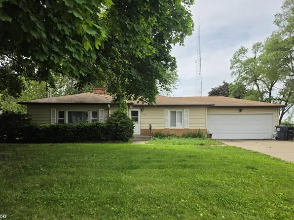 1329 Barclay St, Oskaloosa, IA 52577