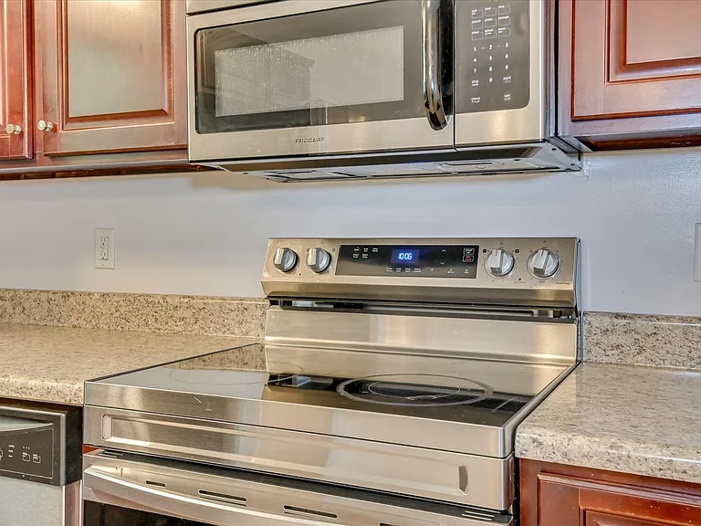 2928 Aylesbury Dr — Photo 11