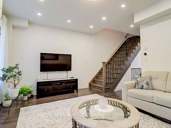 4th image of 38 Hallmark Way