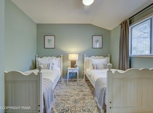 104 Wyalusing Dr, Pocono Lake, PA 18347