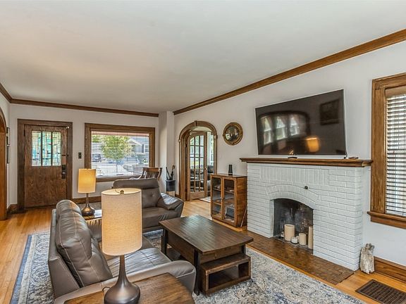5th image of 355 Garden Dr SE