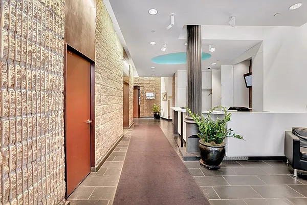 Sold by Redfin Real Estate | media 15