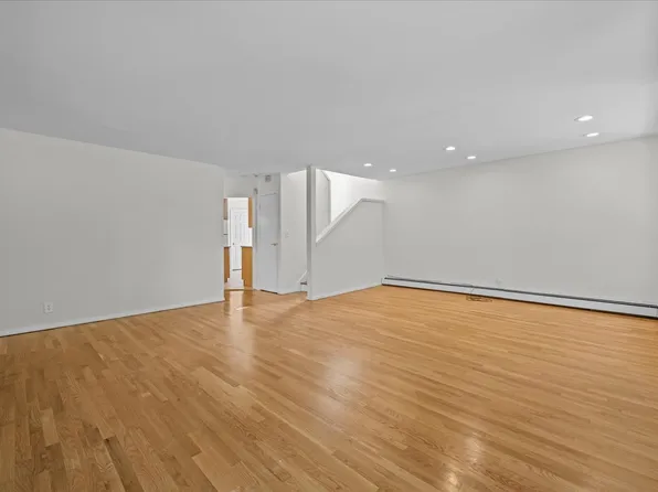 2710 Edgehill Avenue image 5 of 30