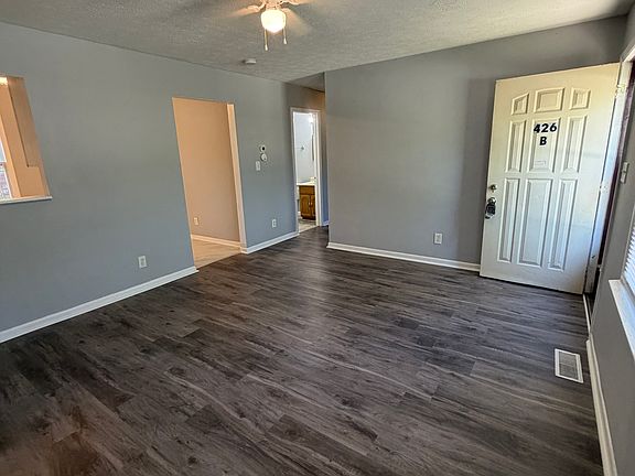 3rd image of 426 Berry St #B