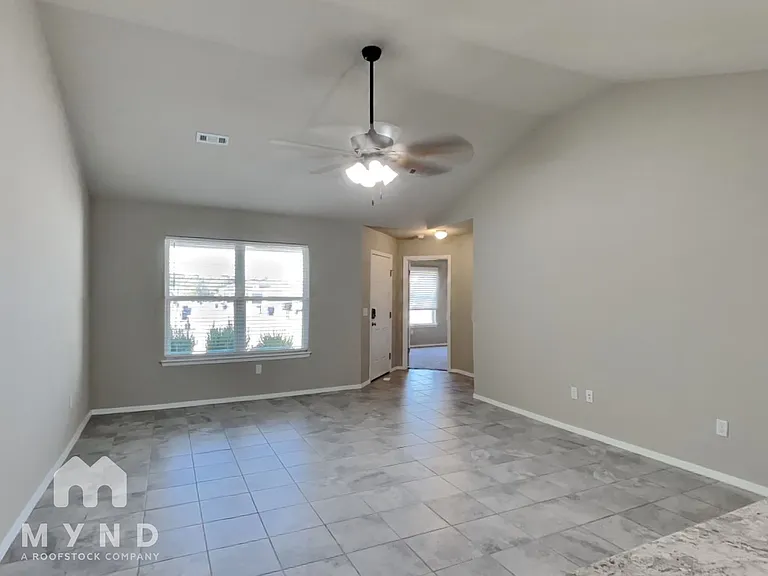 2109 N Lexington St — Photo 6