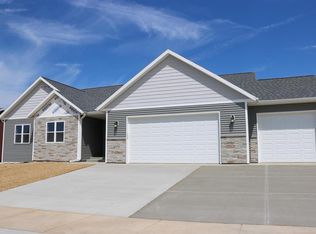 2135 Huntington Park, Reedsburg, WI 53959