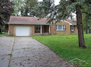 2415 Blackmore St, Saginaw, MI 48602