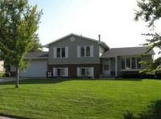 909 Richmond Ave, Hastings, NE 68901