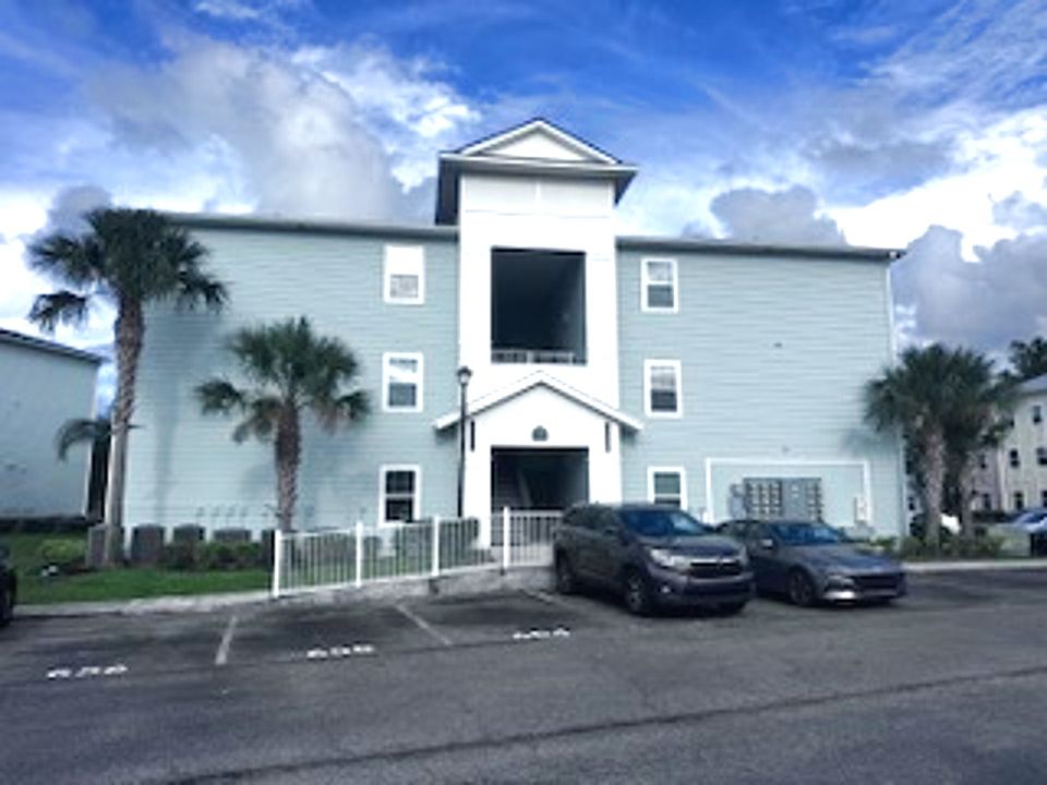 1st image of 4959 Key Lime Dr Unit 207
