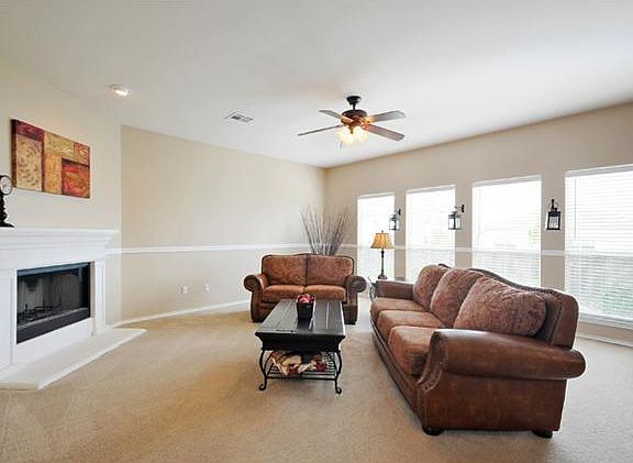 5th image of 447 Swenson Dr