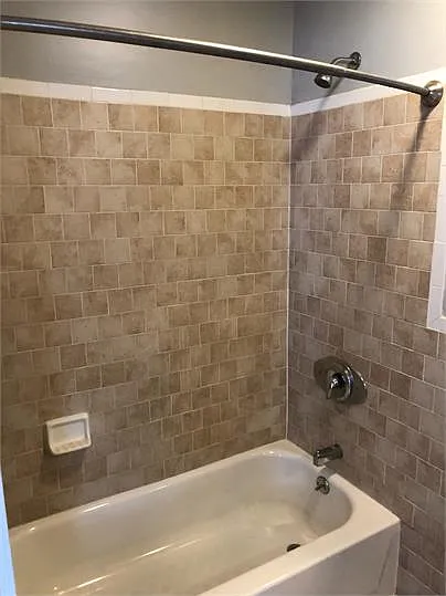 107 Gold St #1B — Photo 7