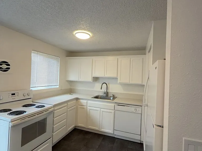 Cedar Mill Apartments — Photo 27