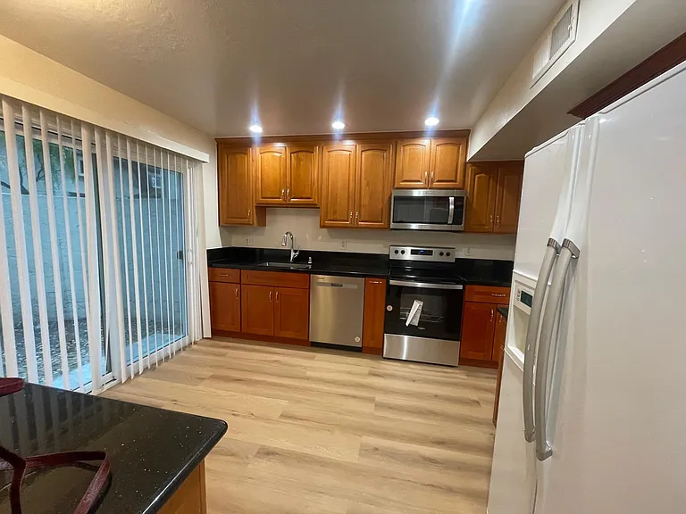 19226 Vineyard Ln — Photo 13