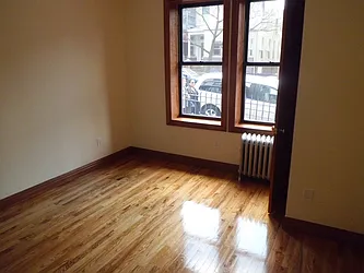 Rented by Maximus Realty Group