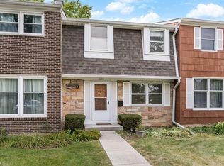 1020 Denham Pl, Schaumburg, IL 60194