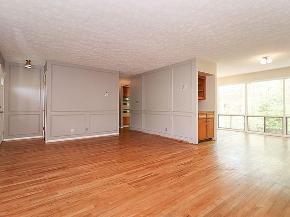 5th image of 1083 Shepard Hills Blvd