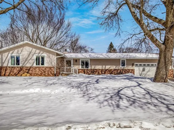 704 Summit Drive, Altoona, WI 54720